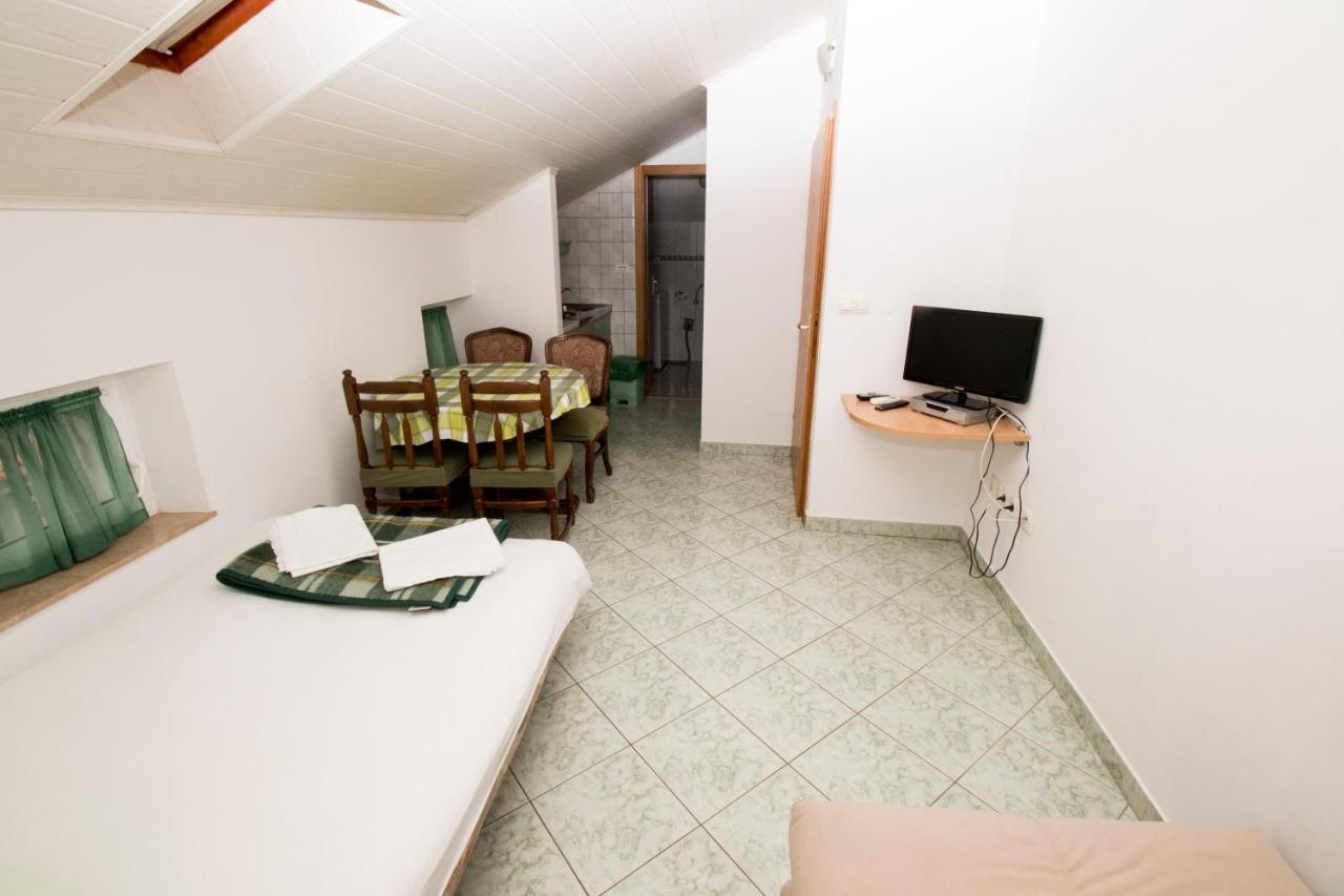 Omis - Michy Apartments Екстериор снимка