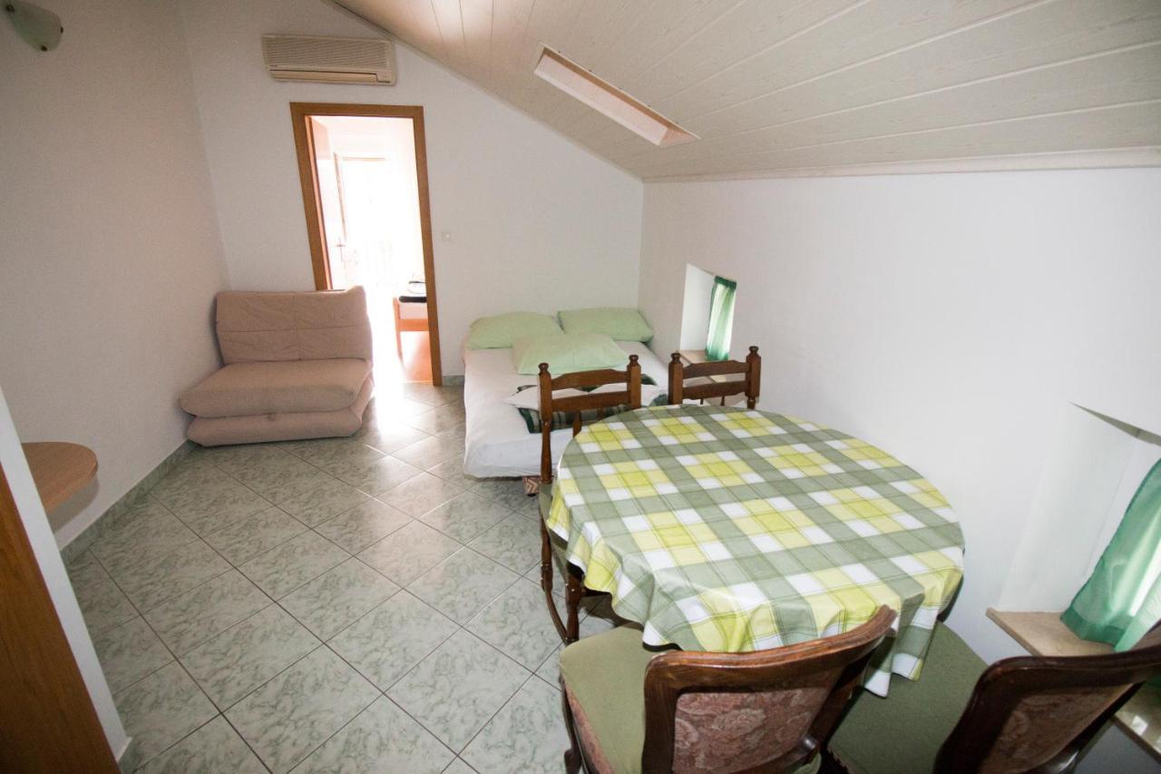 Omis - Michy Apartments Екстериор снимка
